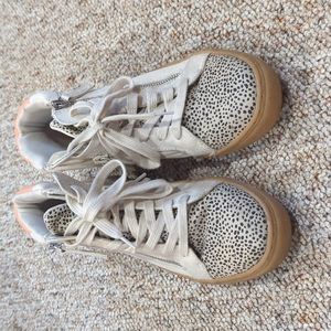 Universal Thread Shoes